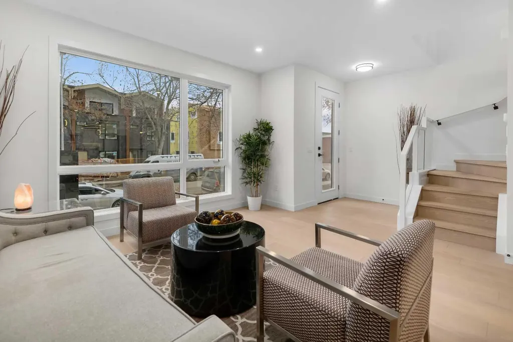 3719 14a Street SW Calgary AB T2T3Y1