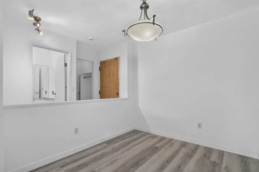 333 Garry Crescent NE Calgary AB T2K5W9