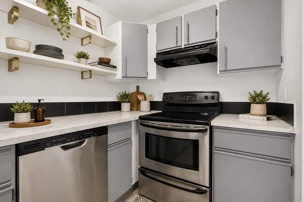 333 Garry Crescent NE Calgary AB T2K5W9