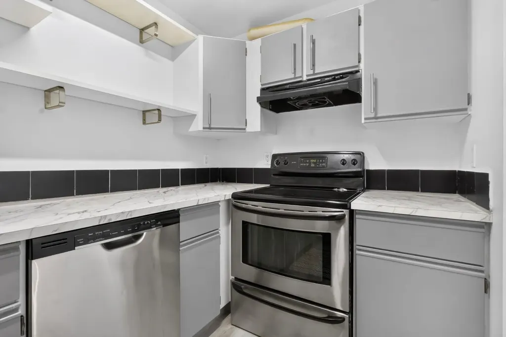 333 Garry Crescent NE Calgary AB T2K5W9
