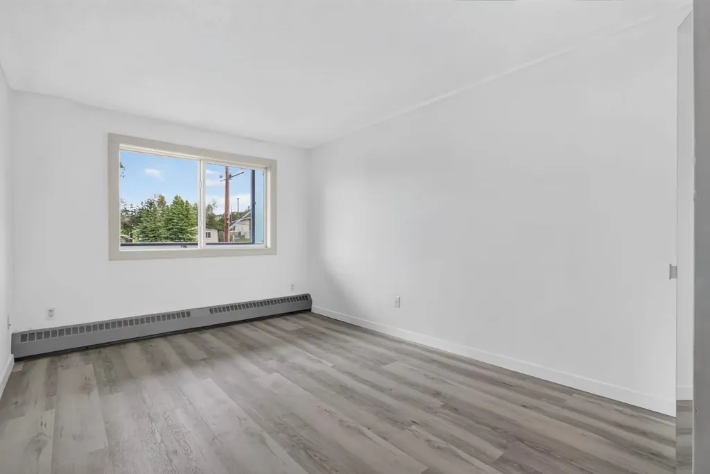 333 Garry Crescent NE Calgary AB T2K5W9