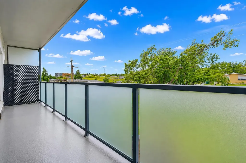 333 Garry Crescent NE Calgary AB T2K5W9