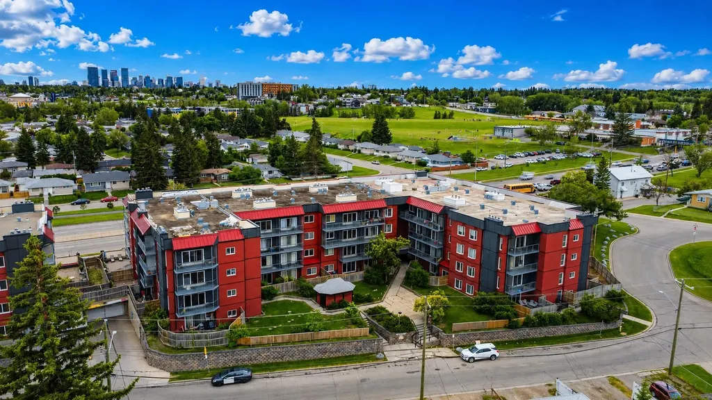333 Garry Crescent NE Calgary AB T2K5W9