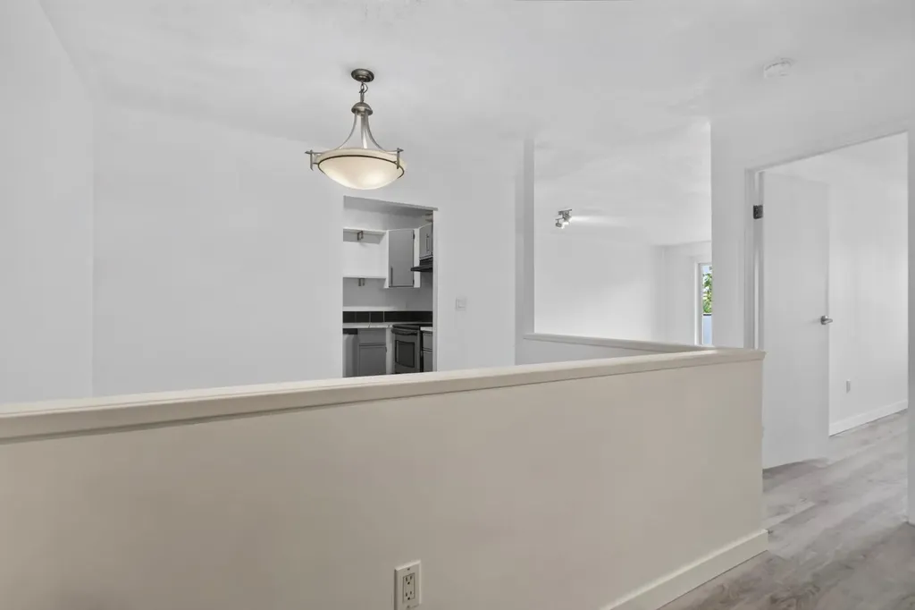333 Garry Crescent NE Calgary AB T2K5W9
