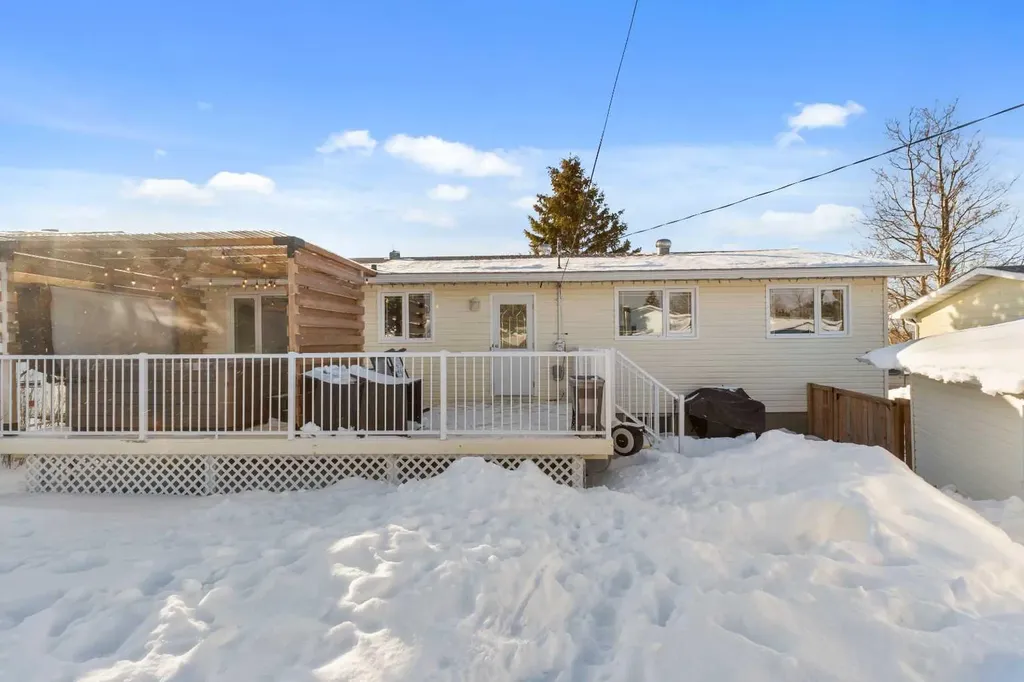 22 Southview Avenue Swan Hills AB T0G 2C0