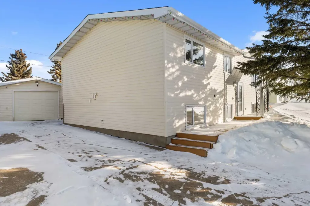 22 Southview Avenue Swan Hills AB T0G 2C0