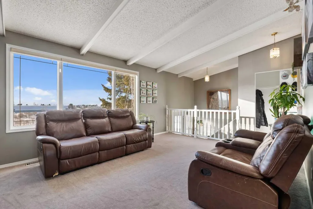 22 Southview Avenue Swan Hills AB T0G 2C0