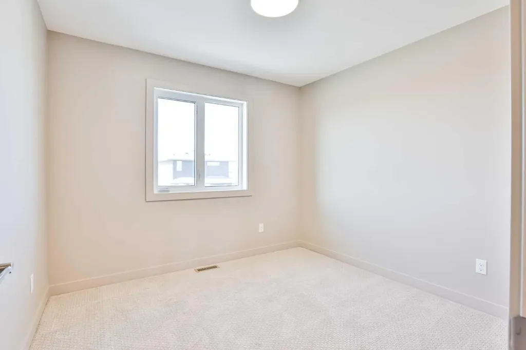 320 Aquitania Boulevard W Lethbridge AB T1J 5T4