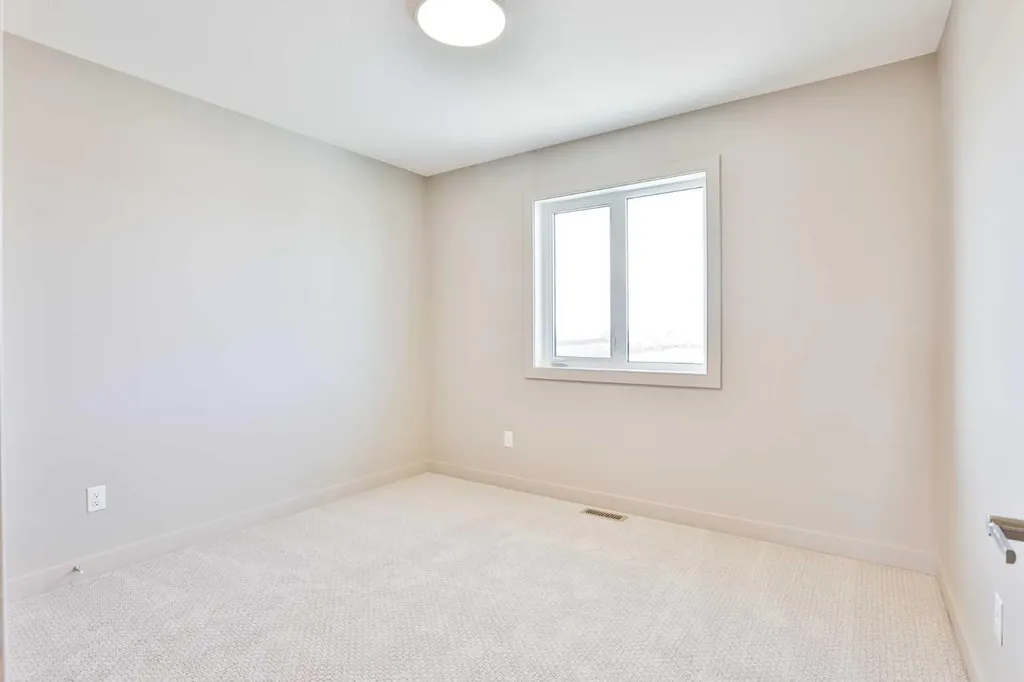 320 Aquitania Boulevard W Lethbridge AB T1J 5T4