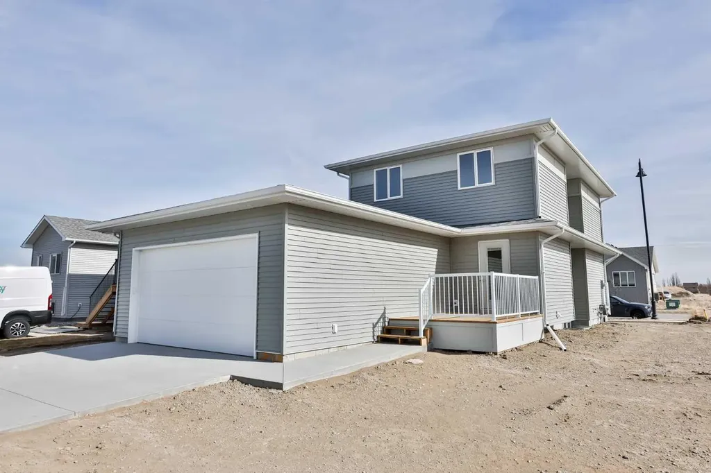 320 Aquitania Boulevard W Lethbridge AB T1J 5T4