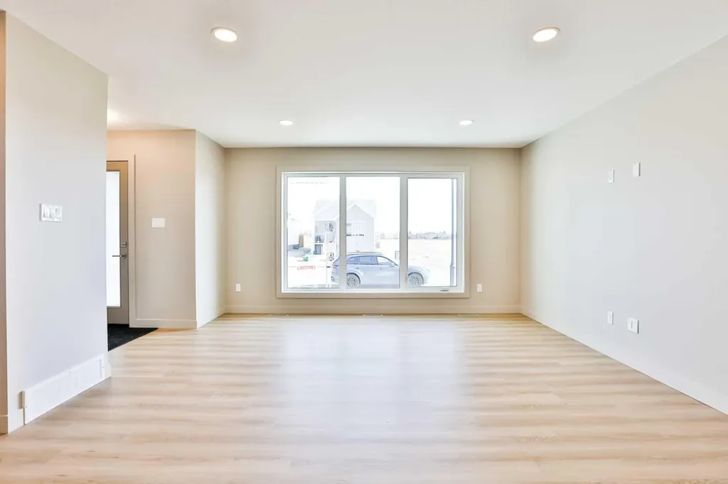 320 Aquitania Boulevard W Lethbridge AB T1J 5T4