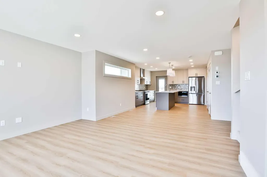 320 Aquitania Boulevard W Lethbridge AB T1J 5T4