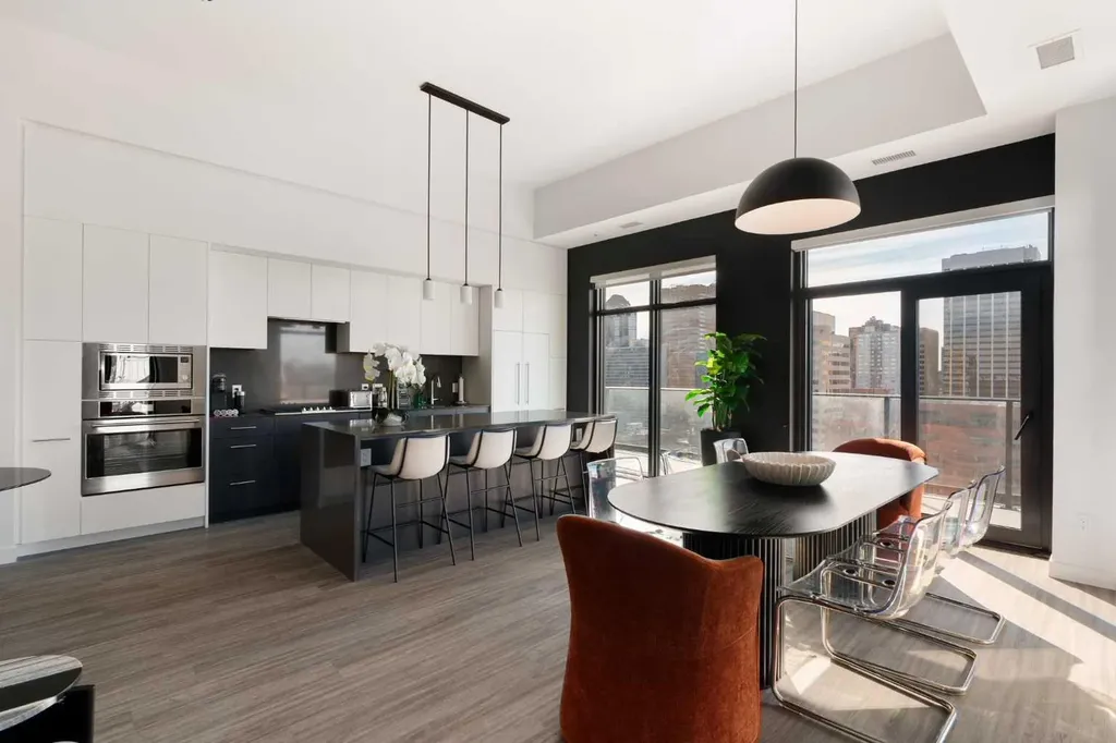 730 2 Avenue SW Calgary AB T2P 1R8