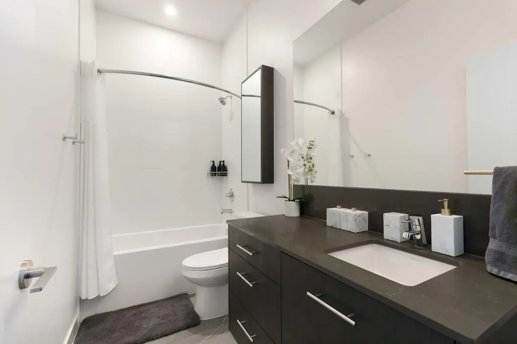 730 2 Avenue SW Calgary AB T2P 1R8