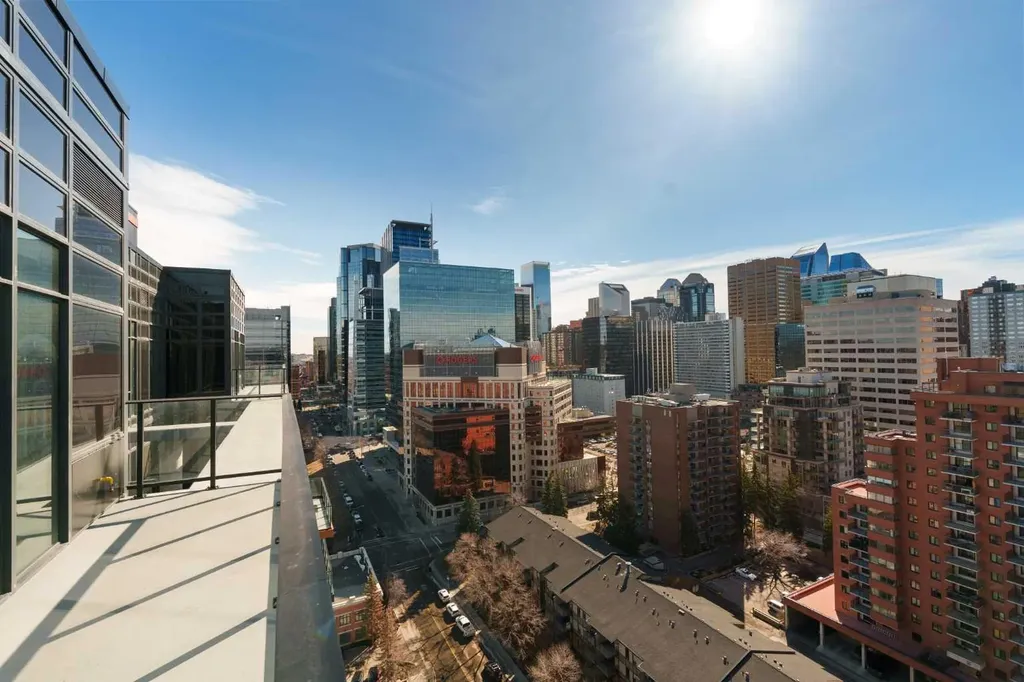 730 2 Avenue SW Calgary AB T2P 1R8