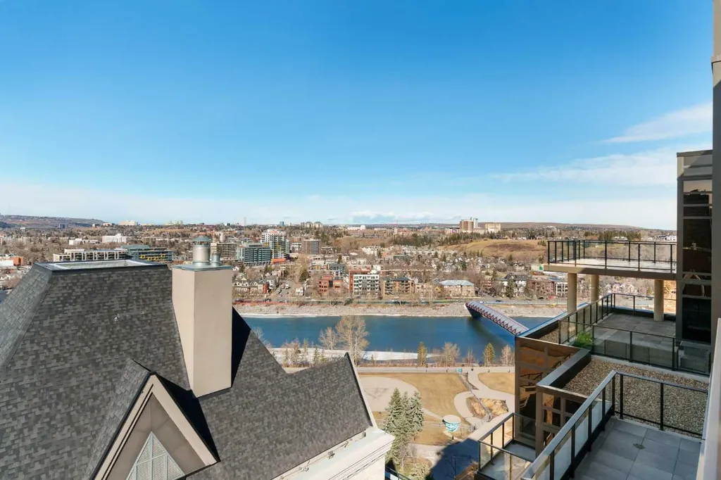 730 2 Avenue SW Calgary AB T2P 1R8