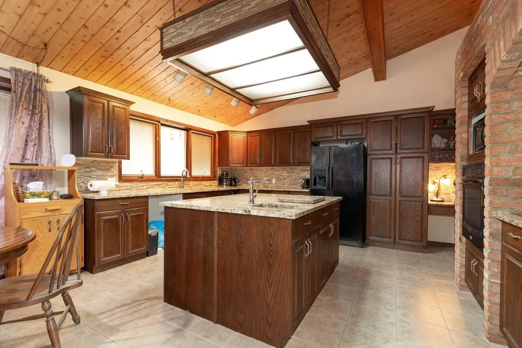 2125 25 Street Coaldale AB T1M 1J4