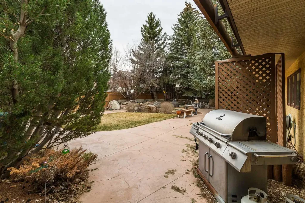2125 25 Street Coaldale AB T1M 1J4