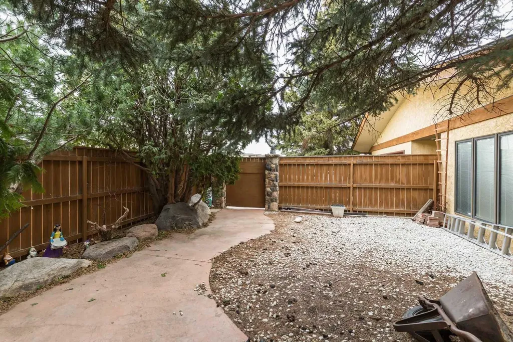 2125 25 Street Coaldale AB T1M 1J4