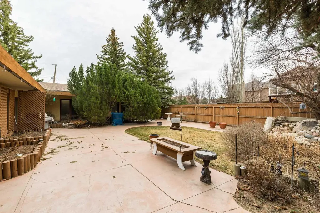 2125 25 Street Coaldale AB T1M 1J4