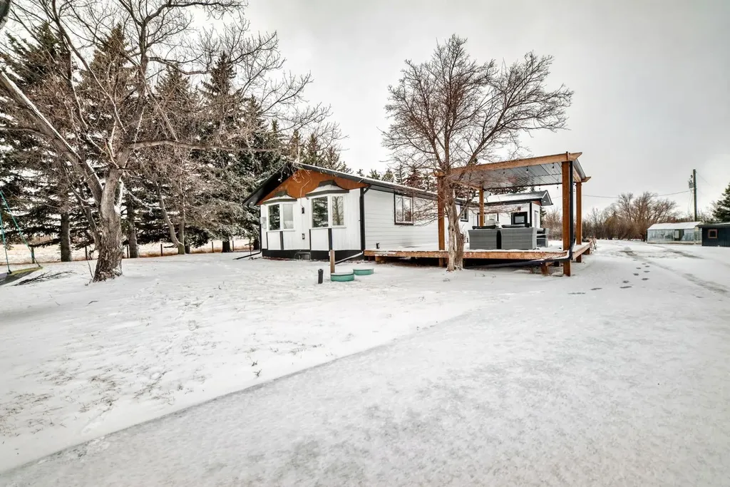 234081 Range Road 253 Rural Wheatland County AB T1P 0Z4
