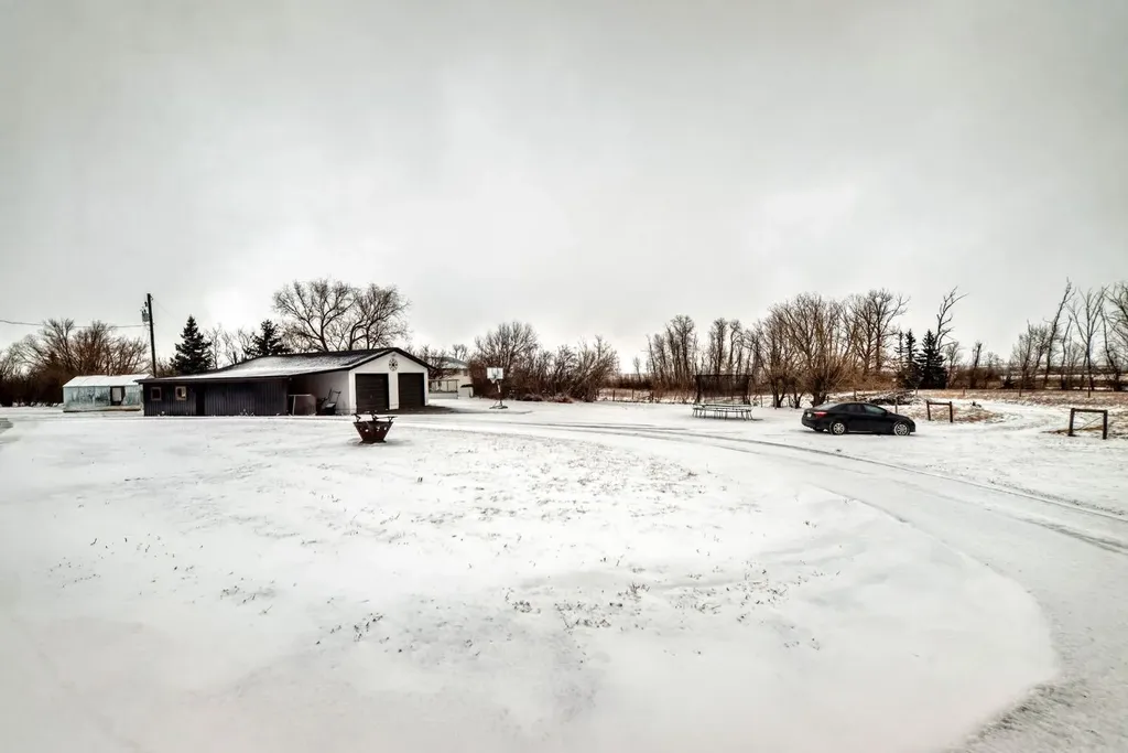 234081 Range Road 253 Rural Wheatland County AB T1P 0Z4