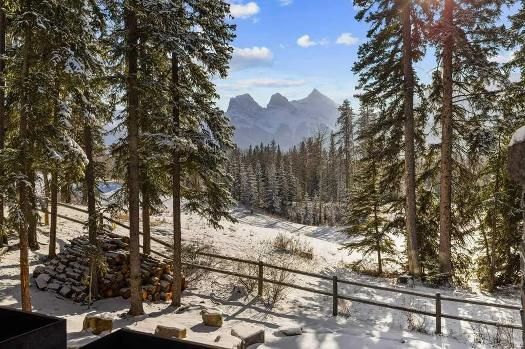 137 Silvertip Ridge Canmore AB T1W 3A7