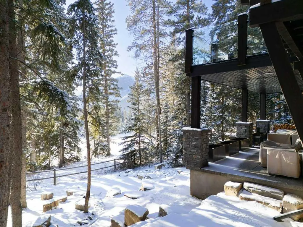 137 Silvertip Ridge Canmore AB T1W 3A7