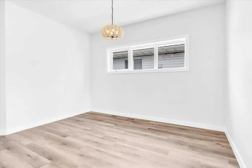 1014 Limit Avenue Crossfield AB T0M 0S0