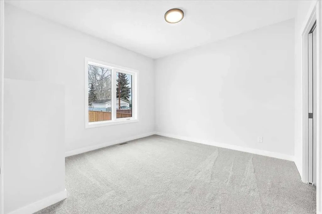 1014 Limit Avenue Crossfield AB T0M 0S0
