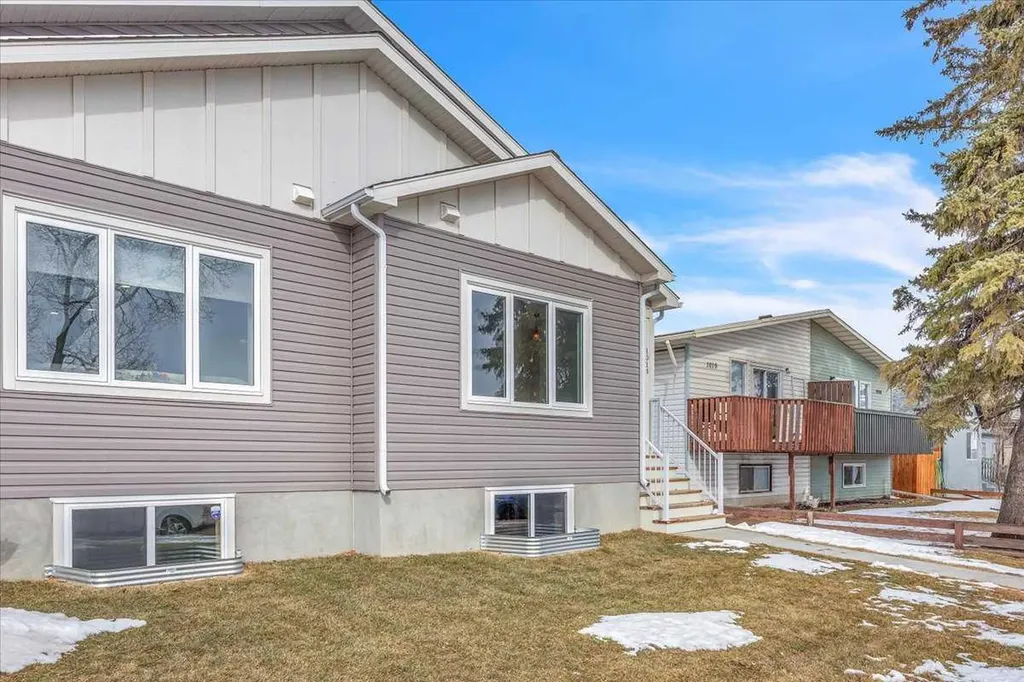 1014 Limit Avenue Crossfield AB T0M 0S0