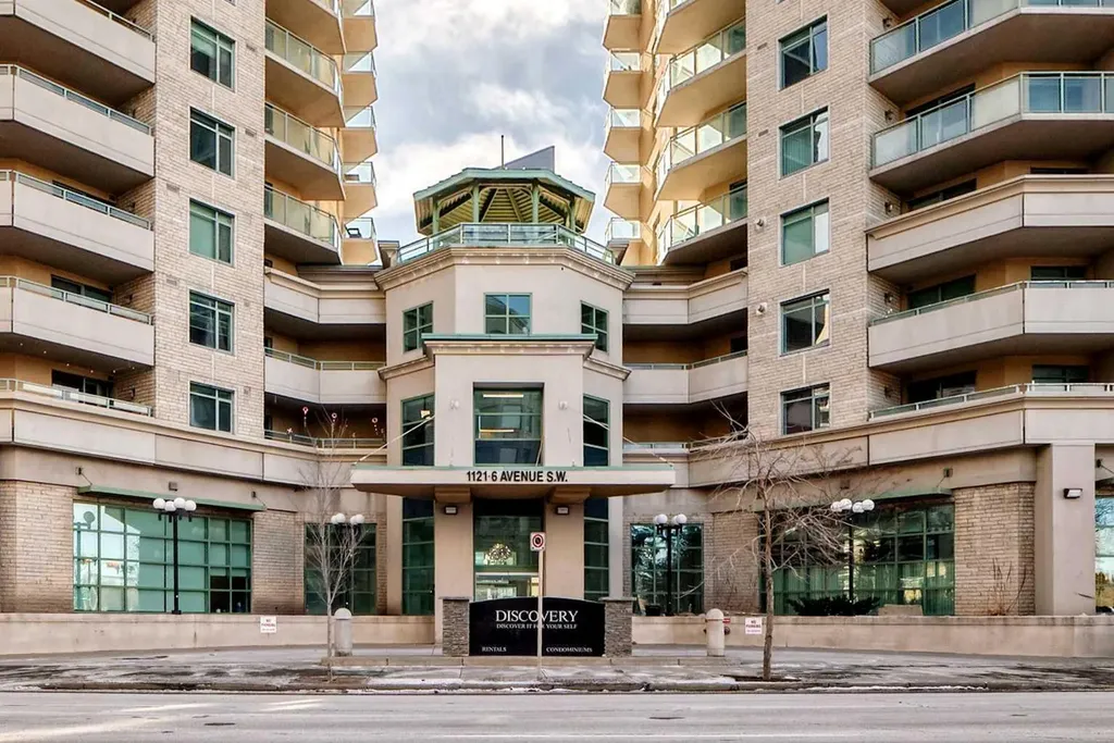 1121 6 Avenue SW Calgary AB T2P 5J4
