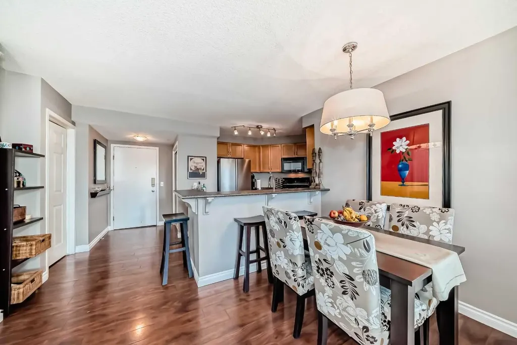 1121 6 Avenue SW Calgary AB T2P 5J4