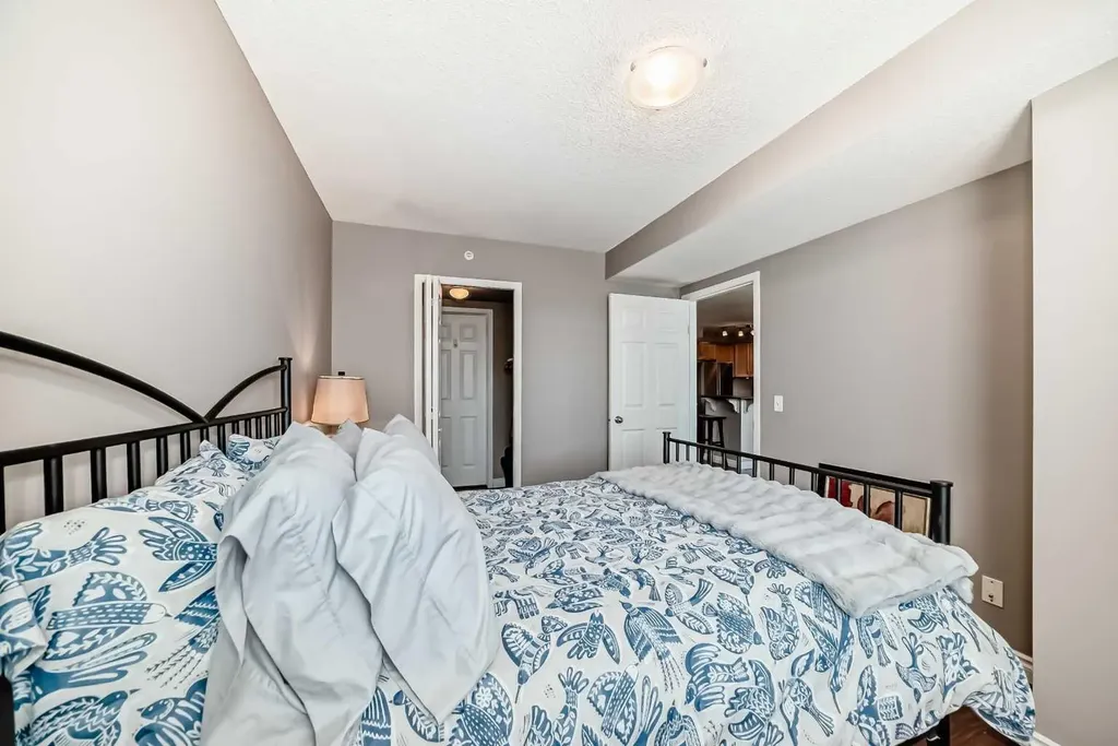 1121 6 Avenue SW Calgary AB T2P 5J4