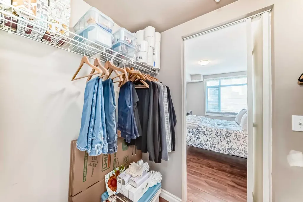 1121 6 Avenue SW Calgary AB T2P 5J4