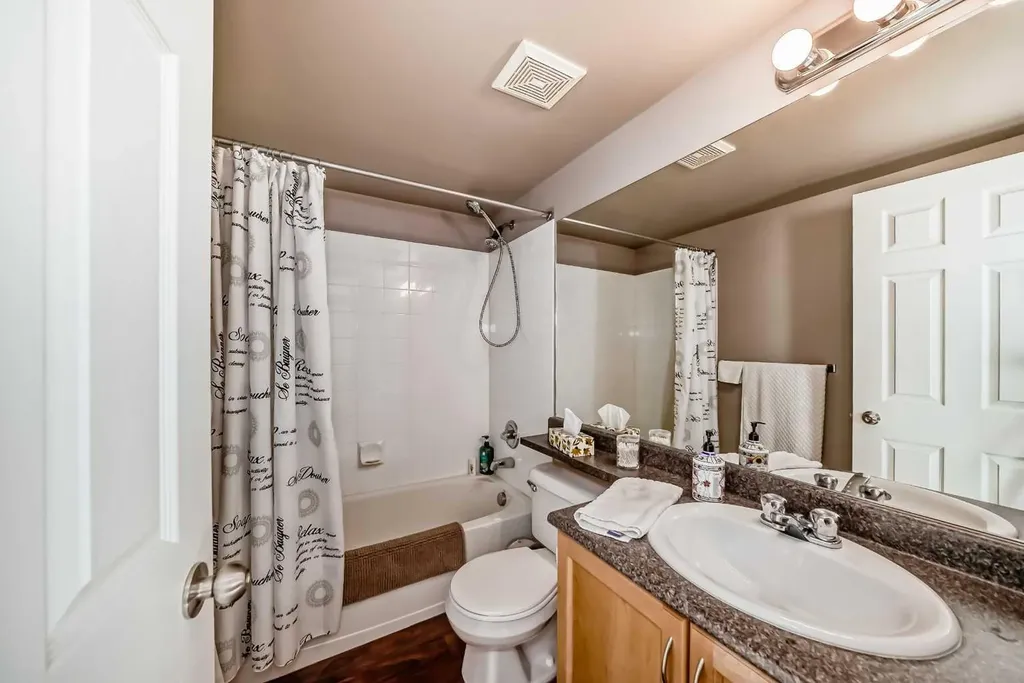 1121 6 Avenue SW Calgary AB T2P 5J4