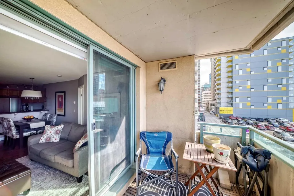 1121 6 Avenue SW Calgary AB T2P 5J4