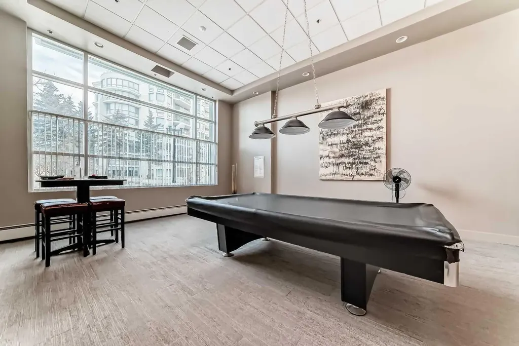 1121 6 Avenue SW Calgary AB T2P 5J4