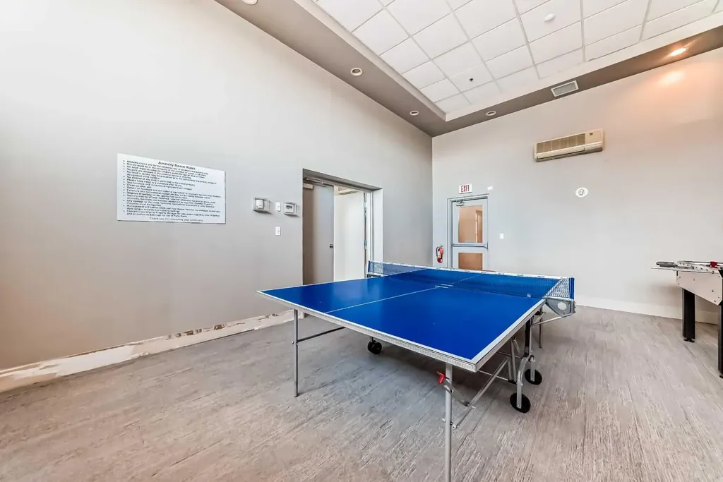 1121 6 Avenue SW Calgary AB T2P 5J4