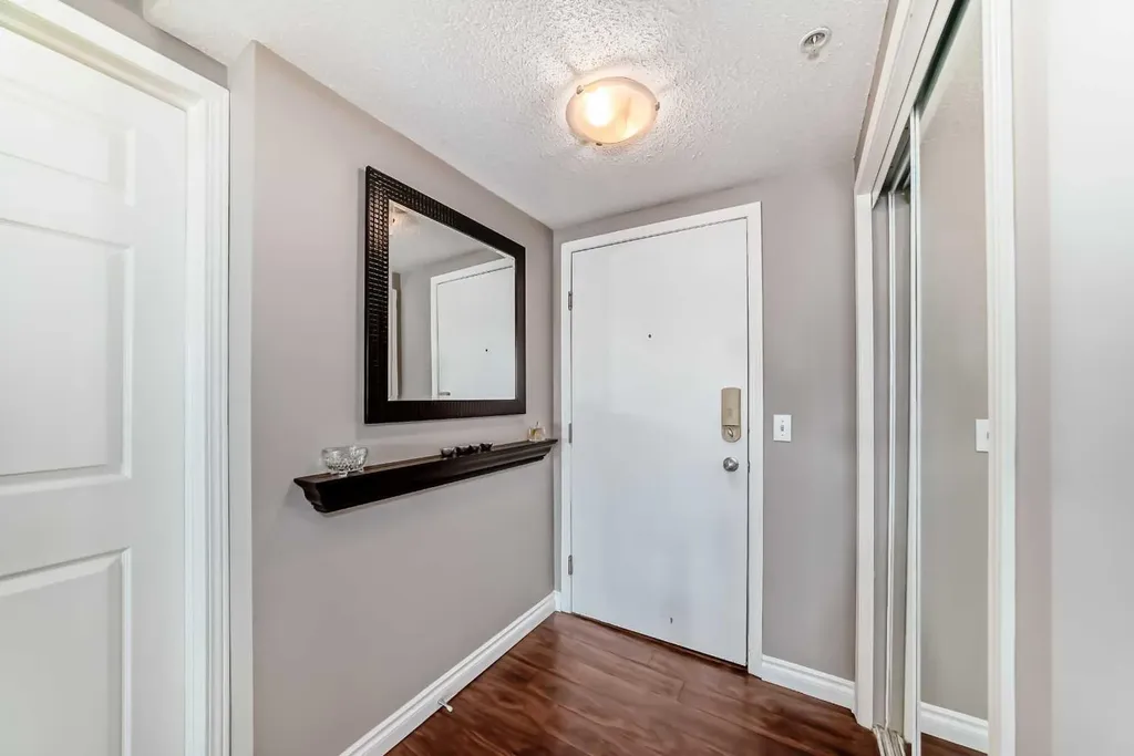 1121 6 Avenue SW Calgary AB T2P 5J4