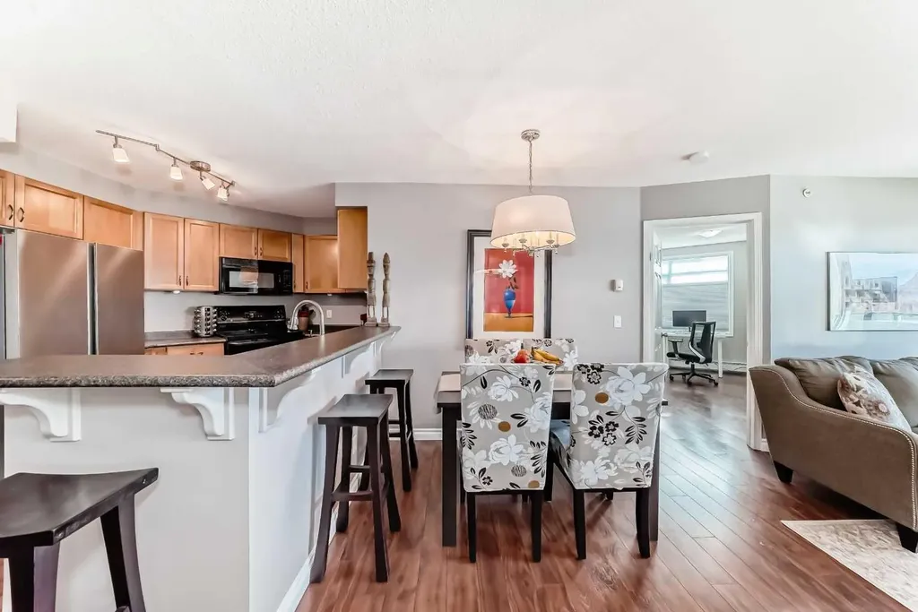 1121 6 Avenue SW Calgary AB T2P 5J4