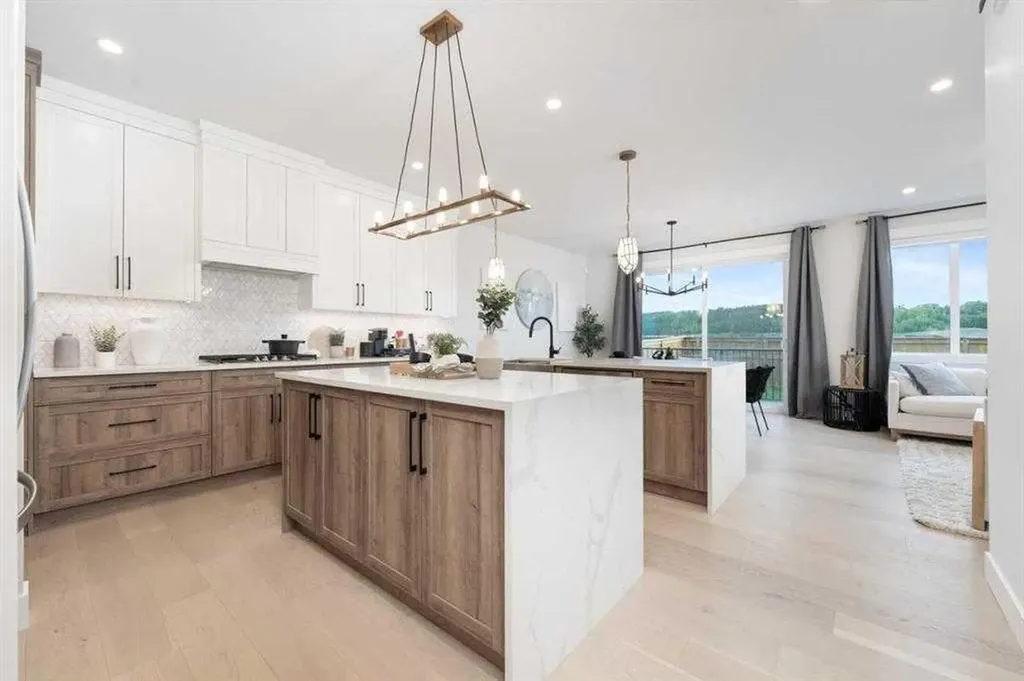 524 Waterford Grove Chestermere AB T1X 2Z9