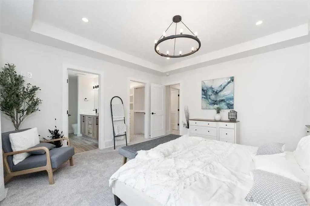 524 Waterford Grove Chestermere AB T1X 2Z9