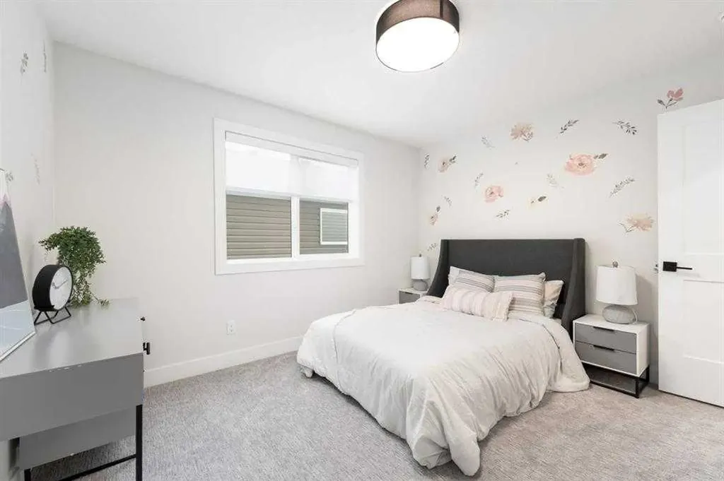 524 Waterford Grove Chestermere AB T1X 2Z9