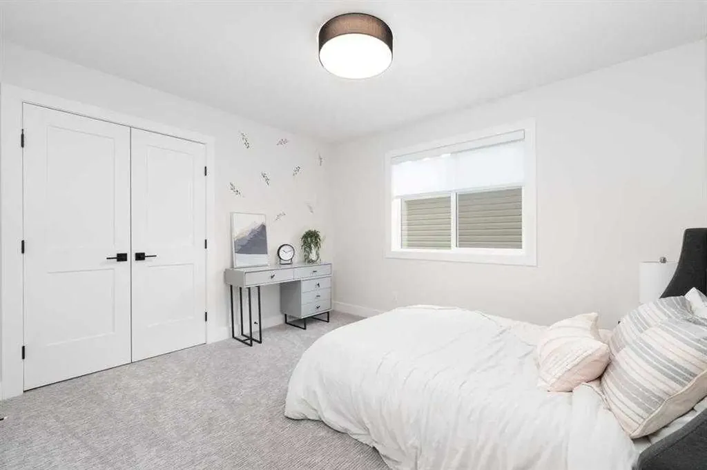 524 Waterford Grove Chestermere AB T1X 2Z9