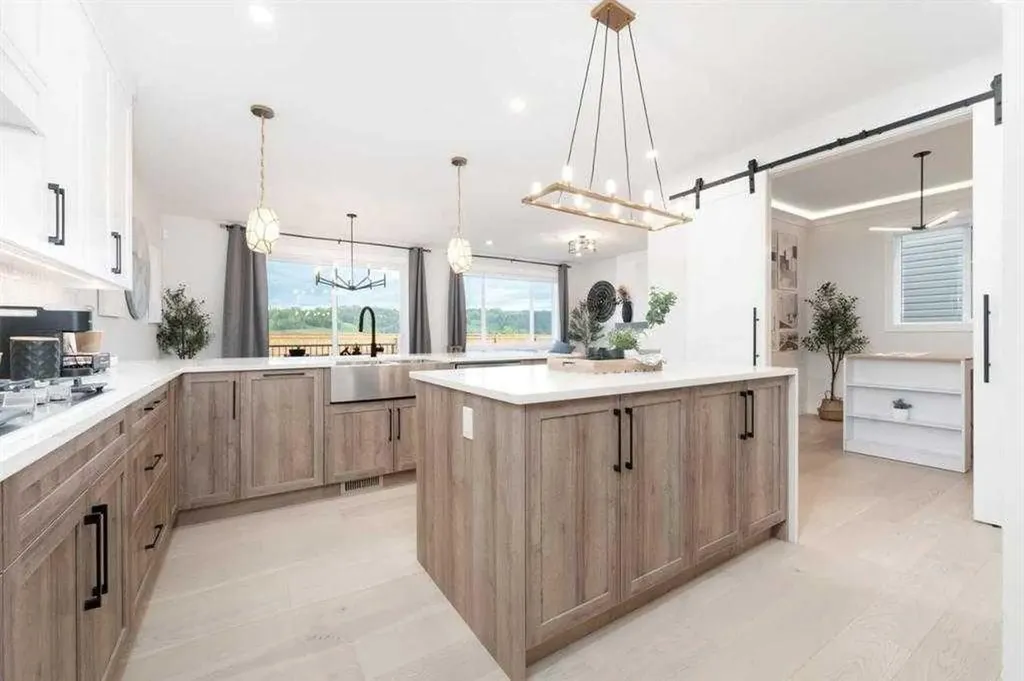 524 Waterford Grove Chestermere AB T1X 2Z9