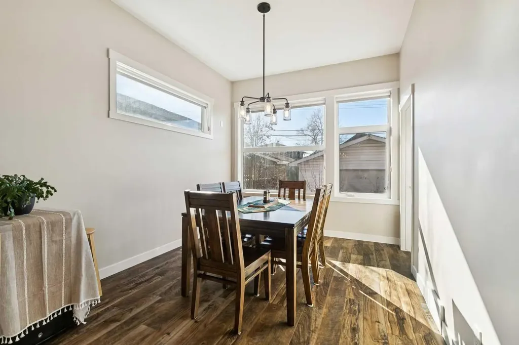 1013 19 Avenue SE Calgary AB T2G 1M1