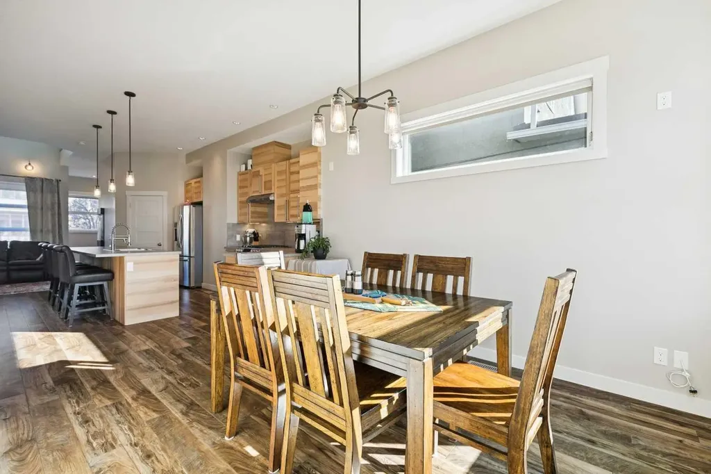 1013 19 Avenue SE Calgary AB T2G 1M1