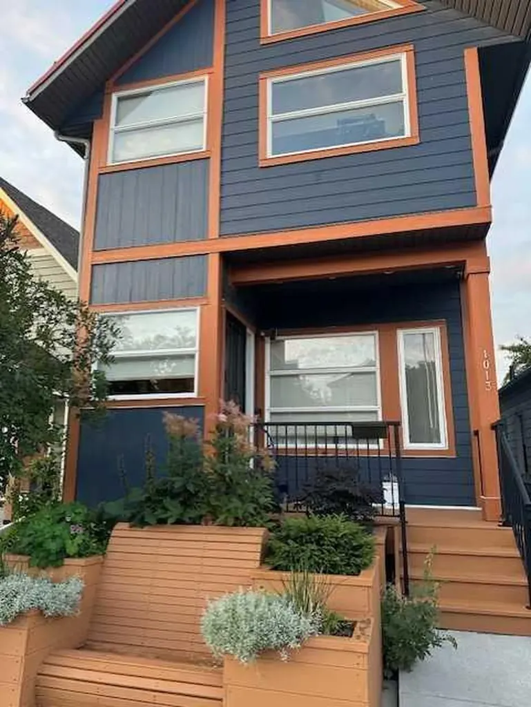 1013 19 Avenue SE Calgary AB T2G 1M1