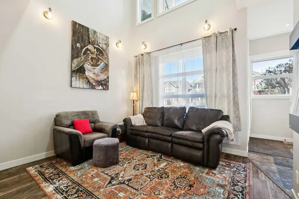 1013 19 Avenue SE Calgary AB T2G 1M1